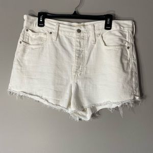 Madewell Ladies 30 White Denim Shorts 
Relaxed fit 
Button Fly, 5 pocket